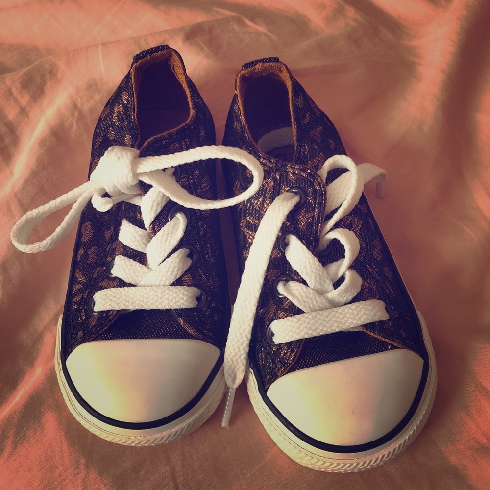 Converse chuck Taylor’s size 6